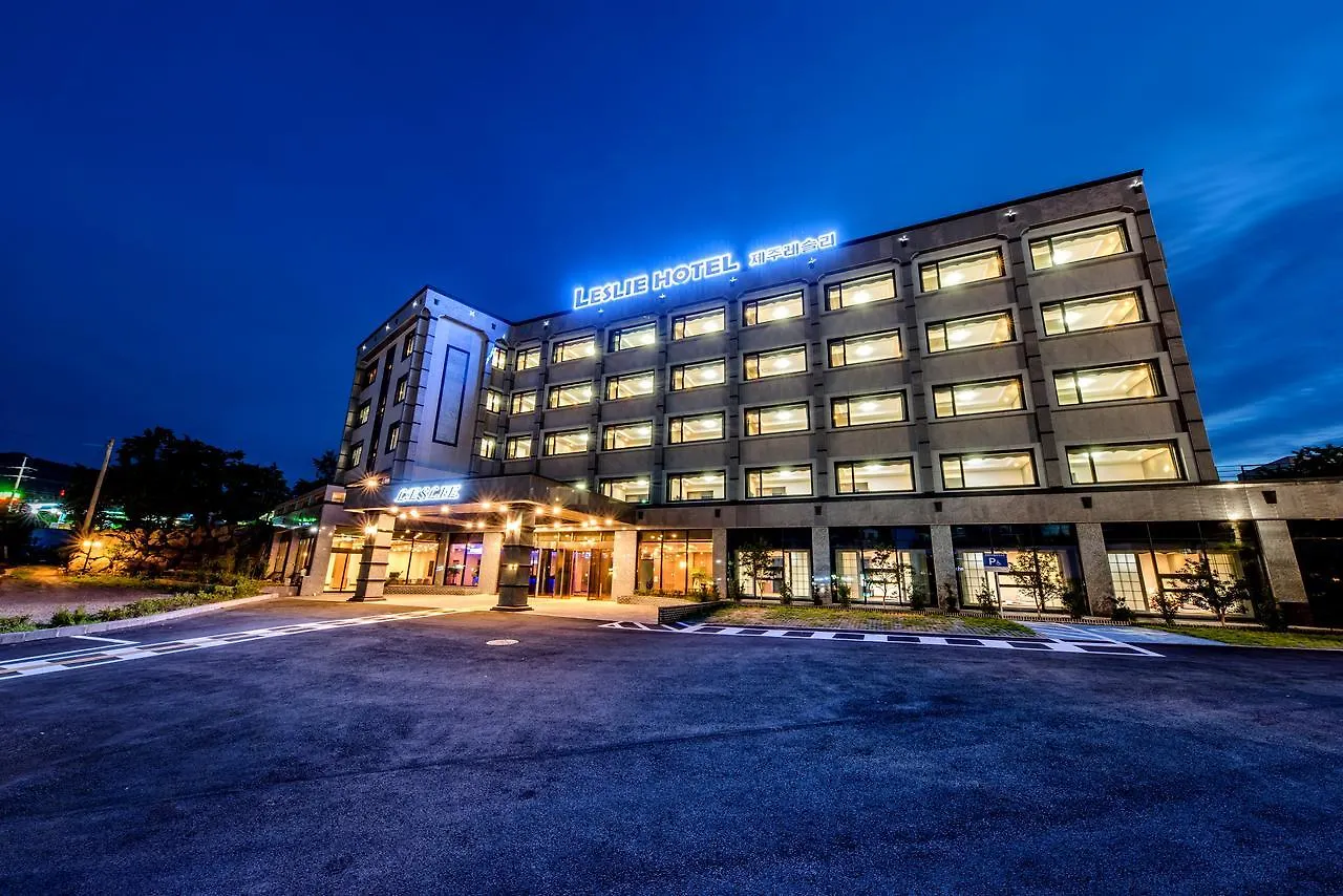 Leslie Hotel جيجو