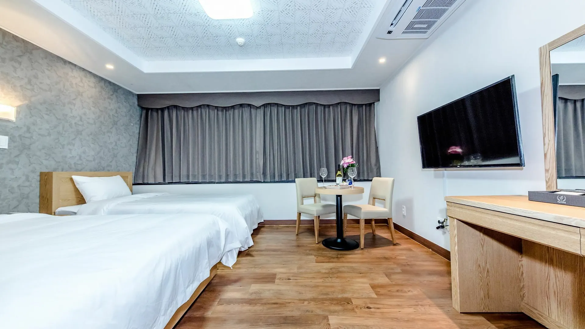 Leslie Hotel جيجو
